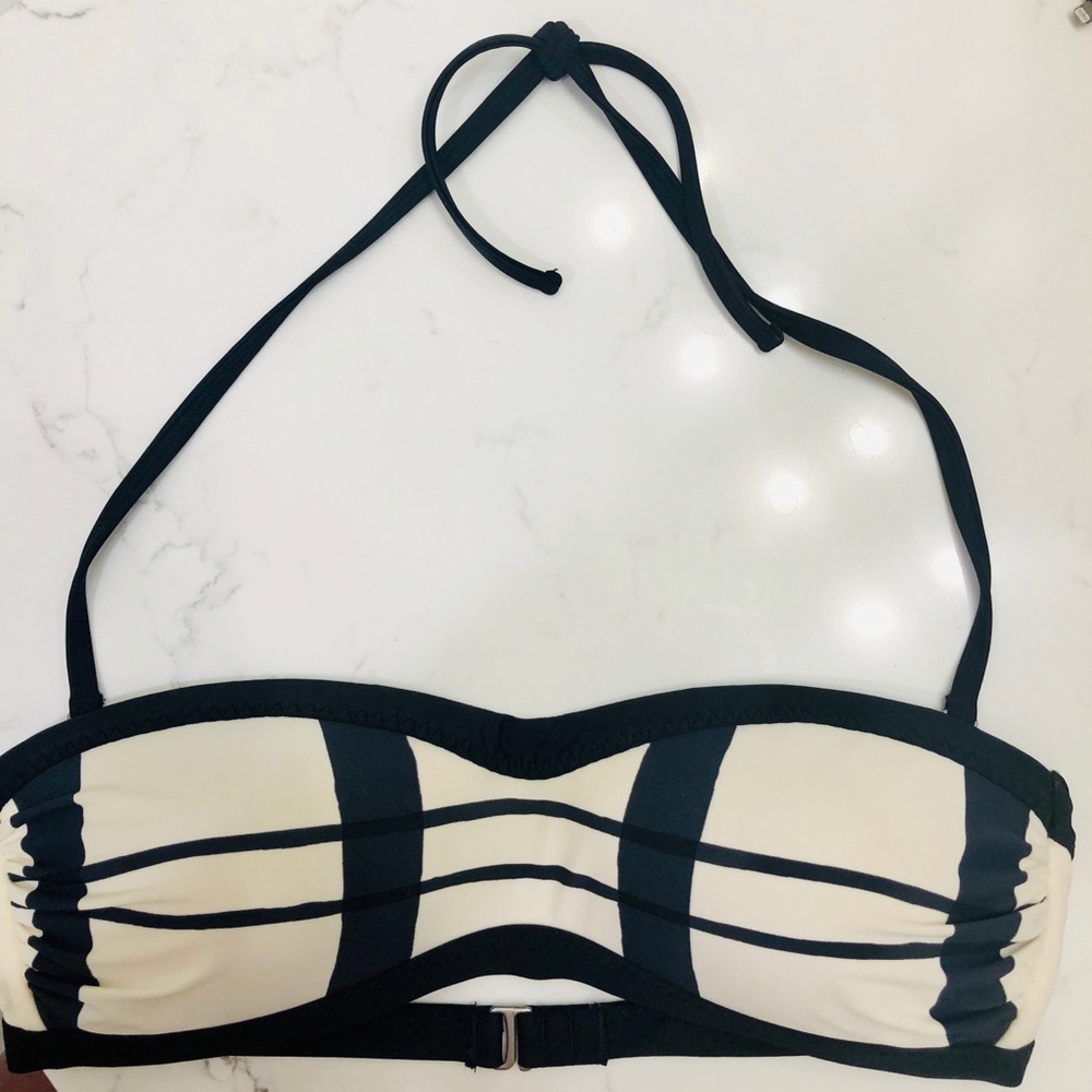 Athleta black and white graphic bikini top